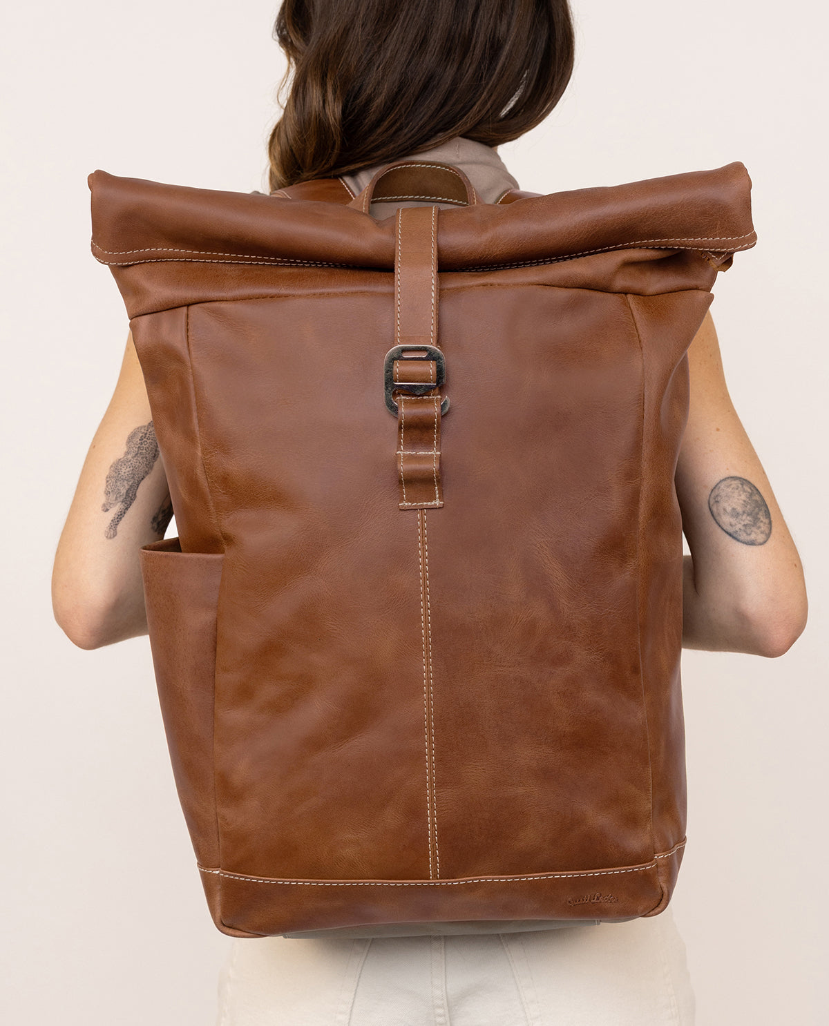 gusti-leder-bendik-rolltop-rucksack-braun-mit-laptopfach image 1