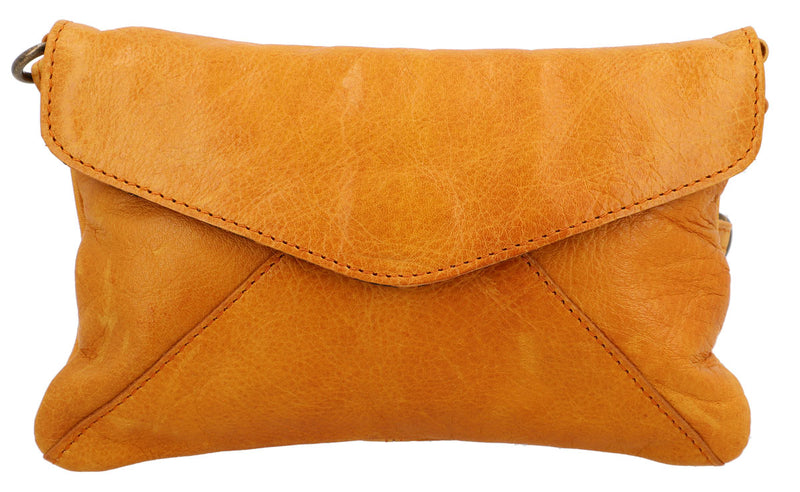 gusti-leder-karisma-handtasche-briefform-echtleder-kleine-braune-umschlagtasche image 3