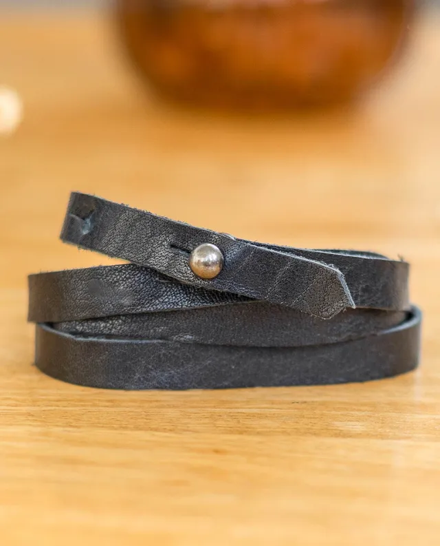 gusti-leder-pablo-armband-aus-b-ffelleder-vintage-wickelarmband image 1