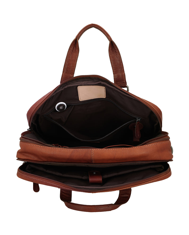 gusti-leder-ripley-messenger-bag-braun-mit-laptopfach image 3