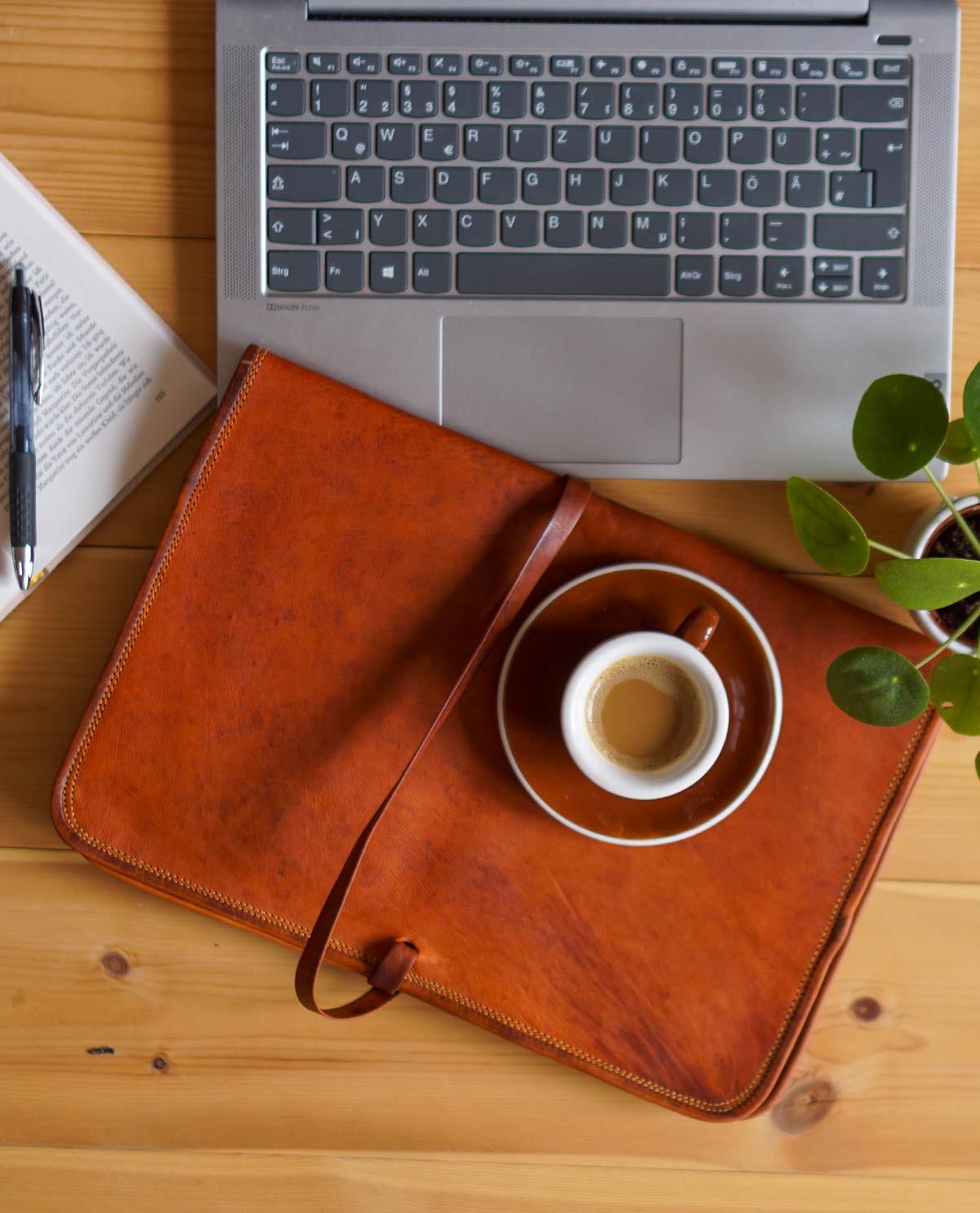 gusti-leder-outlet-laptoptasche-aus-ziegenleder-vintage image 2
