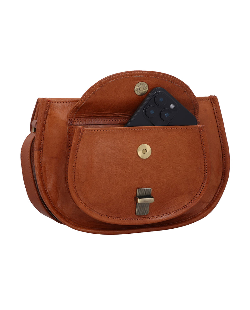gusti-leder-evelyn-new-damenhandtasche-aus-leder-mit-airtag-fach image 5