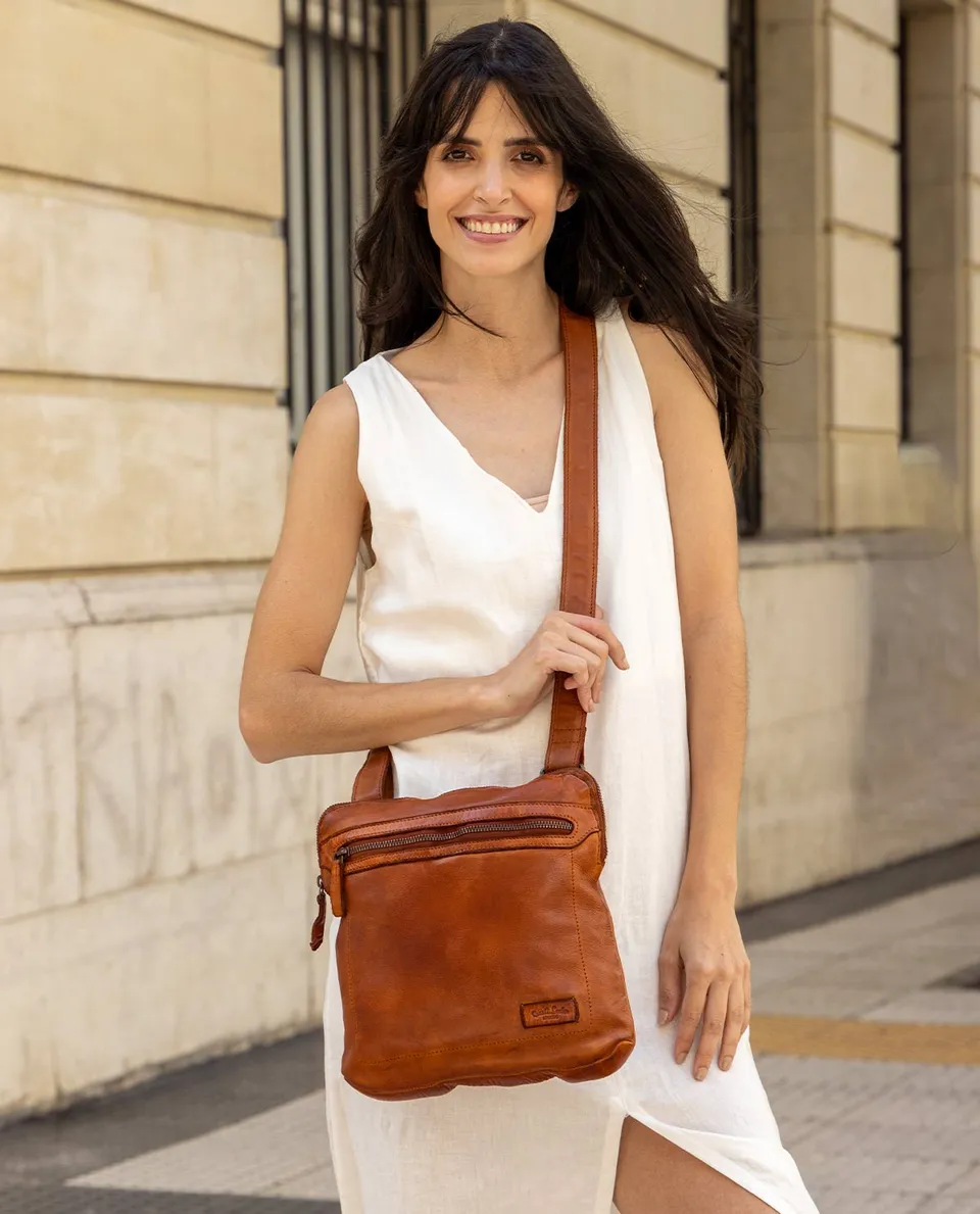 gusti-leder-hanne-ledertasche-damen-rindsleder-braun image 1