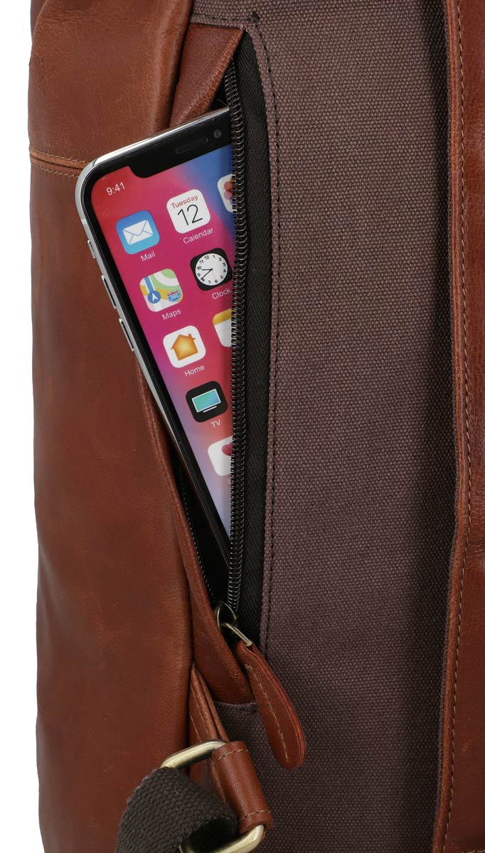 gusti-leder-joy-kurierrucksack-daypack-ziegenleder-honigbraun-fliptop image 3