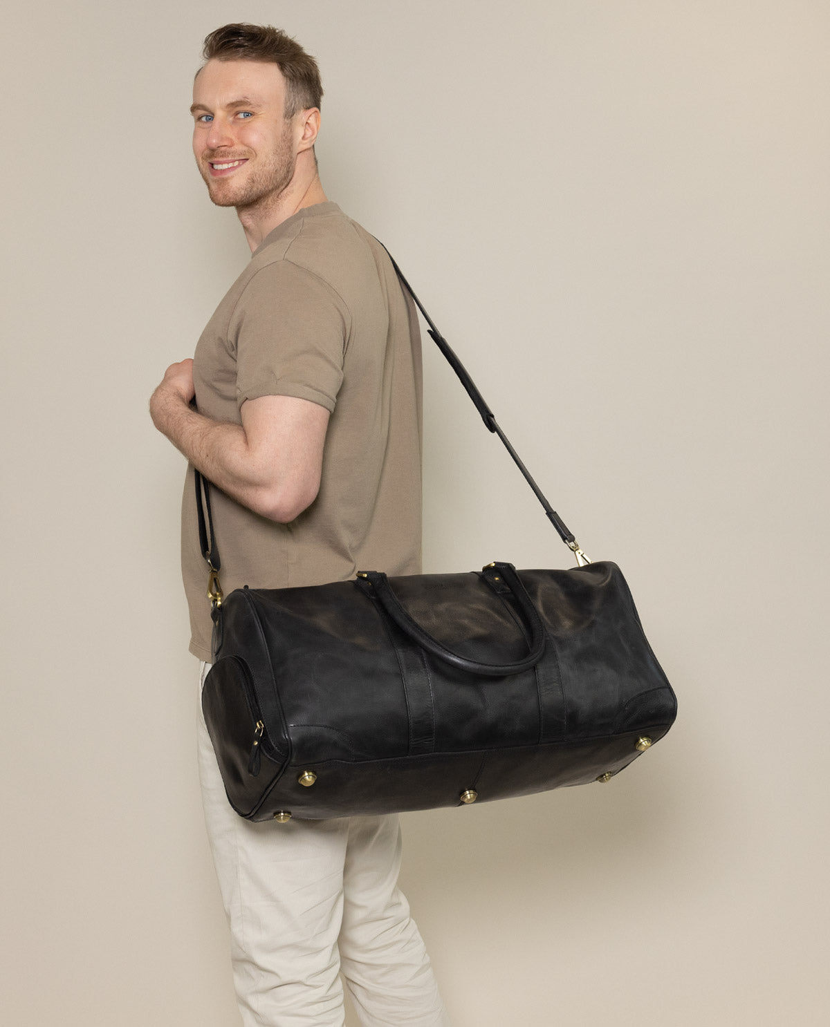 gusti-leder-reisetasche-outlet-schwarze-leder-reisetasche image 6