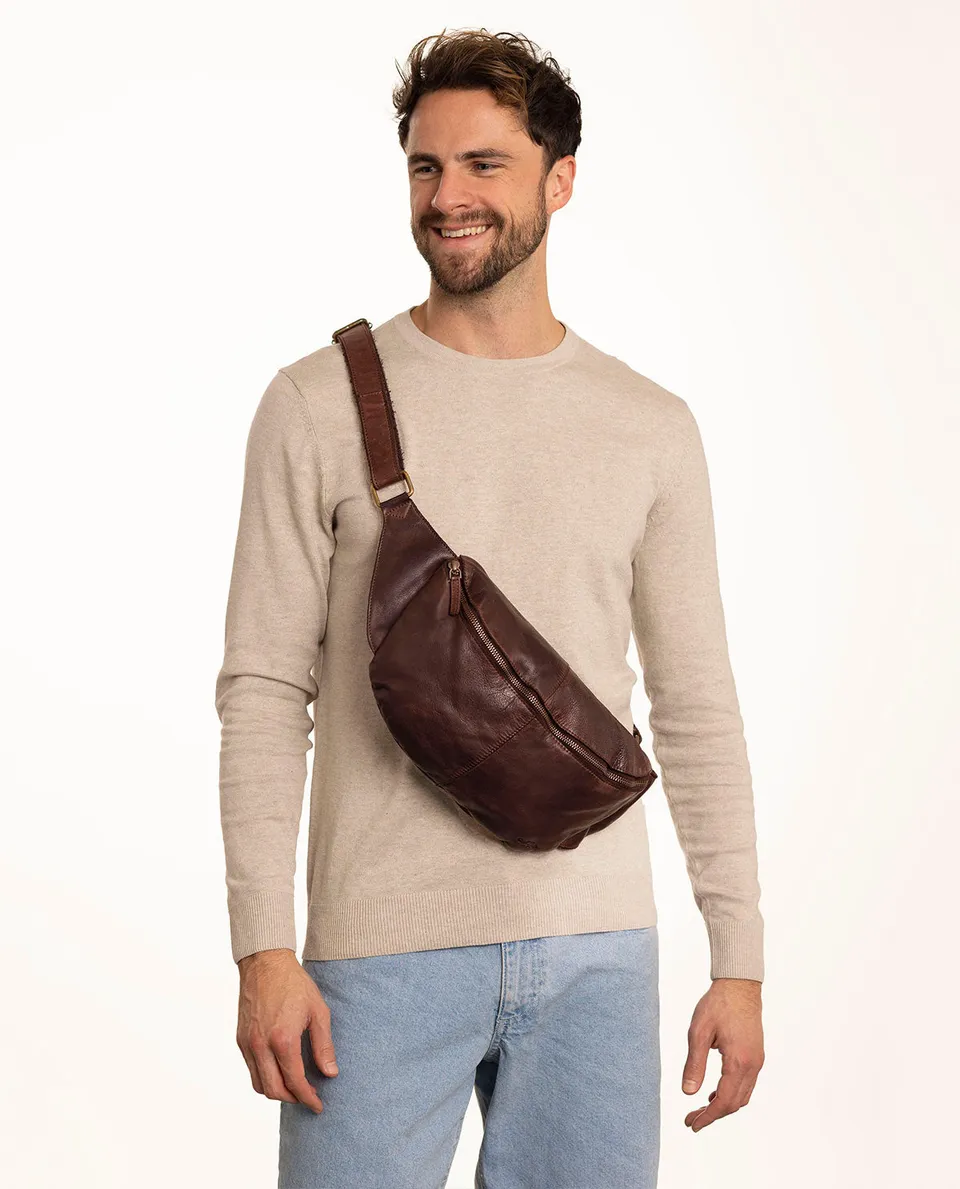 gusti-leder-akira-bauchtasche-aus-waschleder-fannypack-unikat image 1