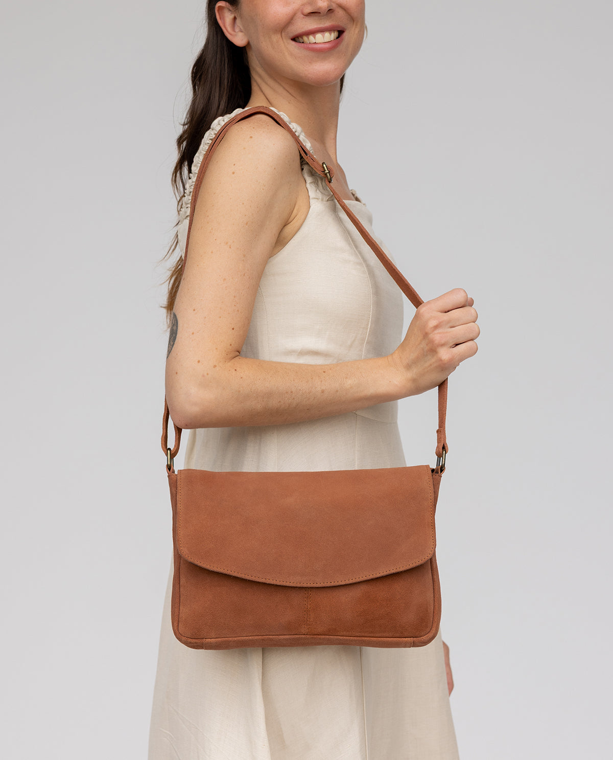gusti-leder-maisie-handtasche-hellbraun-aus-rindsleder-2 image 1