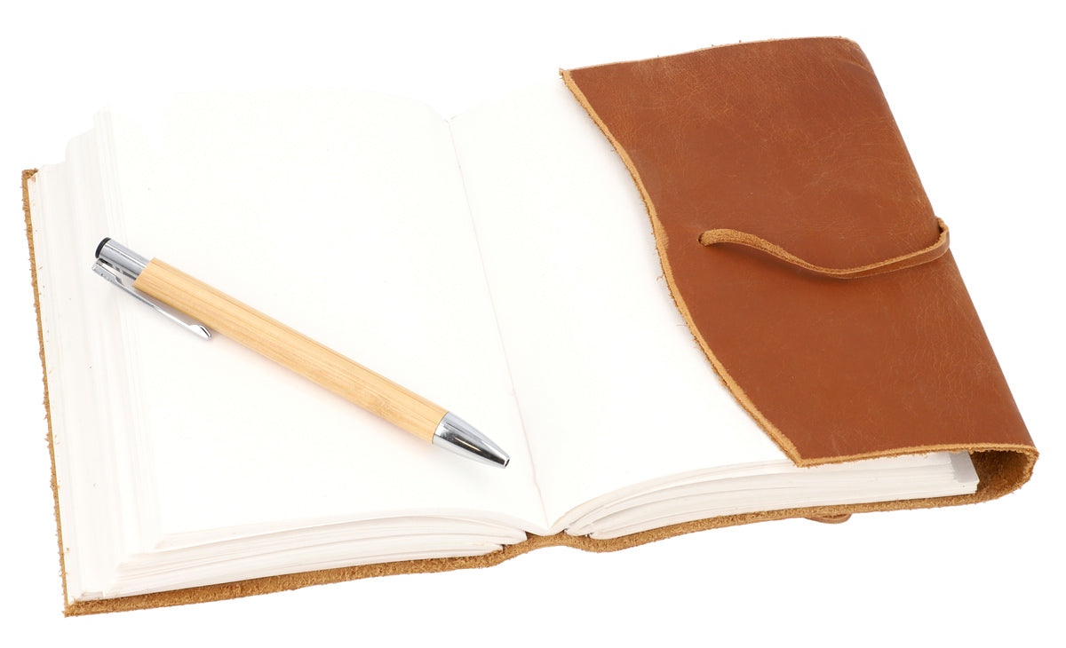 gusti-leder-lucia-notizbuch-b6-aus-leder-mit-handgesch-pftem-papier image 2