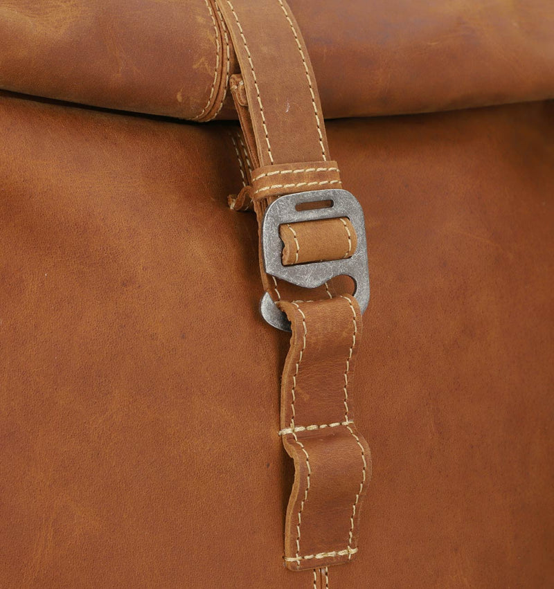 gusti-leder-bendik-rolltop-rucksack-leder-braun-2 image 2