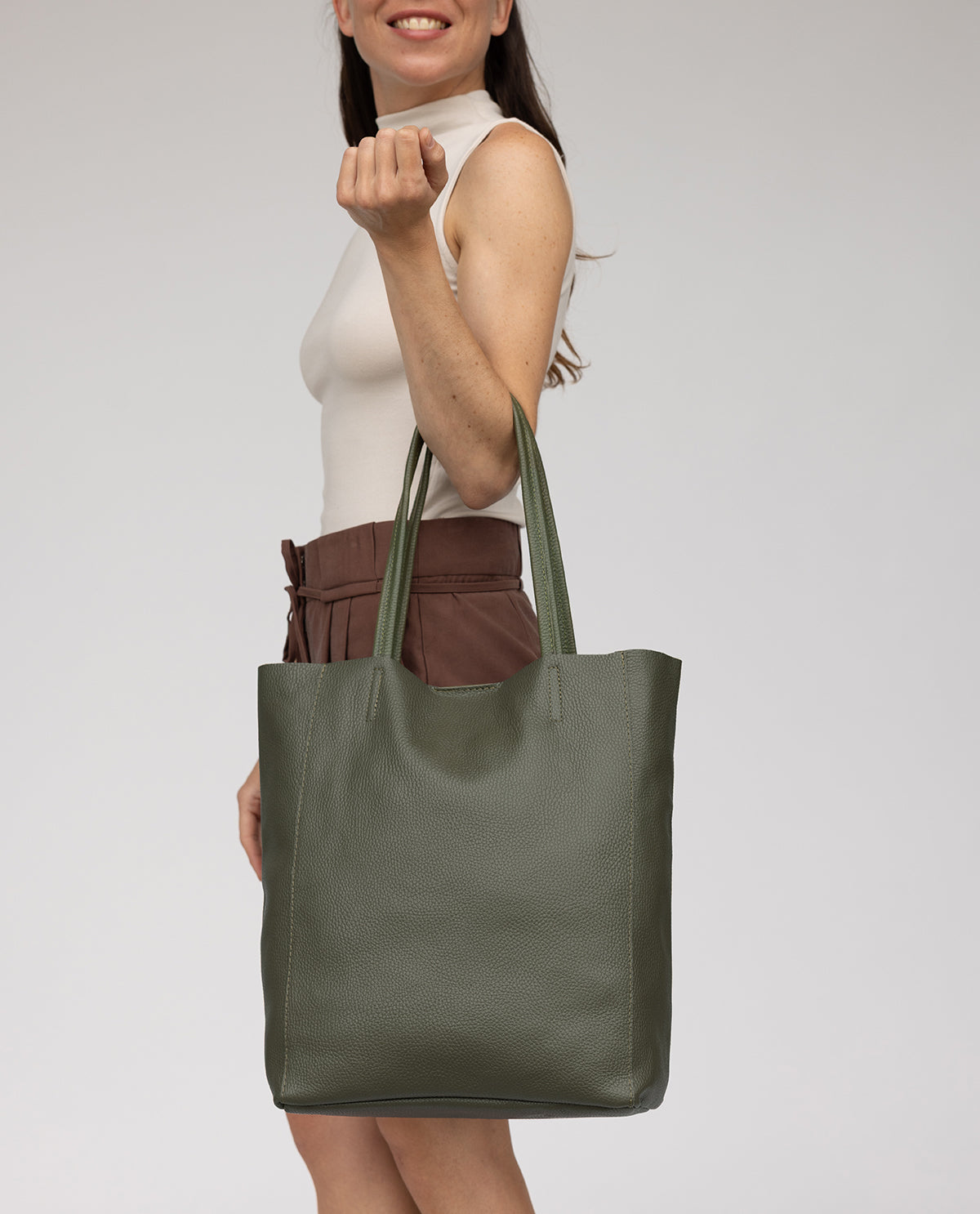 gusti-leder-vilma-lederhandtasche-damen-gr-n image 8