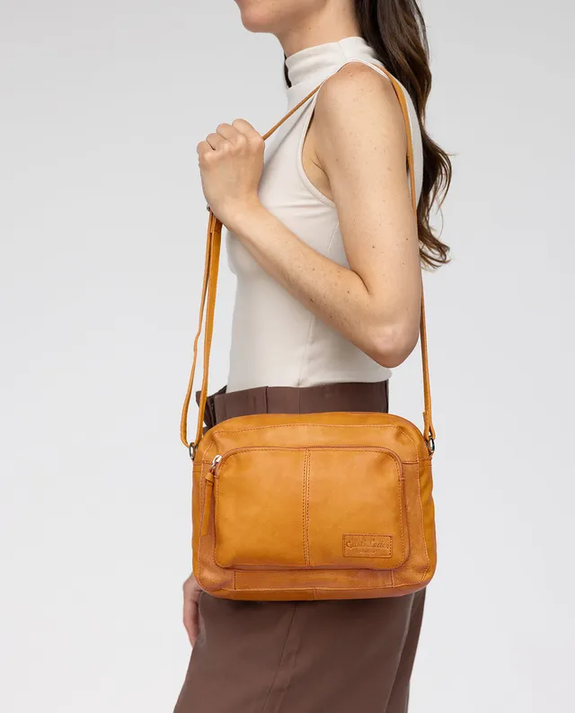 gusti-leder-amani-kleine-lederhandtasche-damen-kompakt-2 image 1