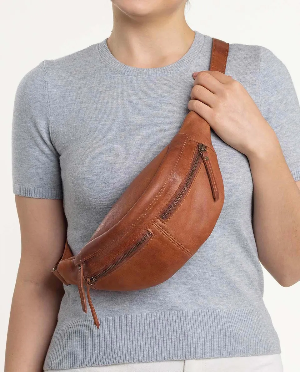 gusti-leder-acton-fanny-pack-g-rteltasche-aus-rindsleder-vintage image 1