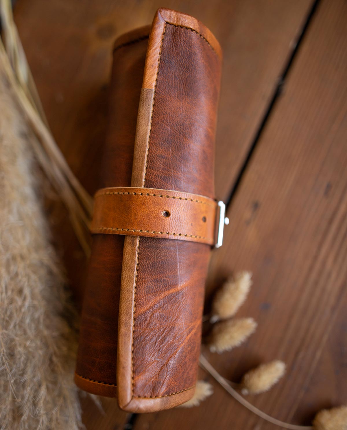 gusti-leder-robbie-stiftrolle-federtasche-aus-ziegenleder-braun-outlet image 1
