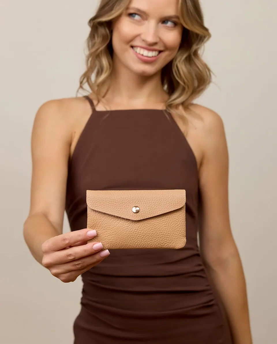 gusti-leder-anela-aufbewahrungstasche-leder-mit-magnetklappe image 1