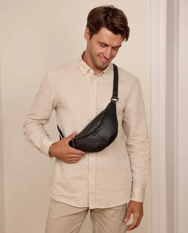 gusti-leder-cillian-bauchtasche-crossbody-bag-aus-leder image 1