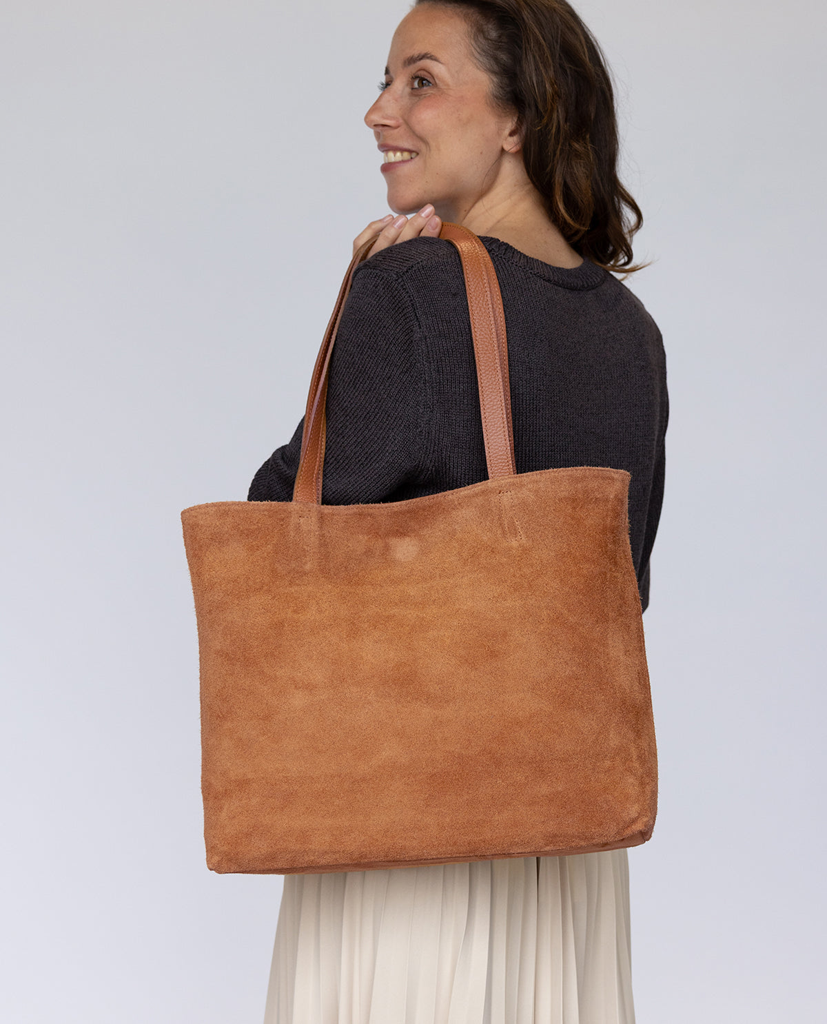 gusti-leder-rebekka-shopper-damen-wende-shopper-glatt-und-wildleder image 8