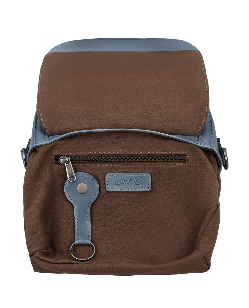 gusti-leder-hanni-mini-handtasche-blau-mit-airtag-fach image 4