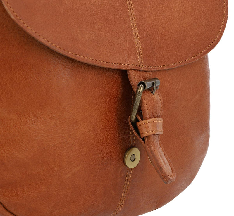gusti-leder-candice-crossbody-umh-ngetasche-kompakt-mit-verstellbarem-riemen image 2