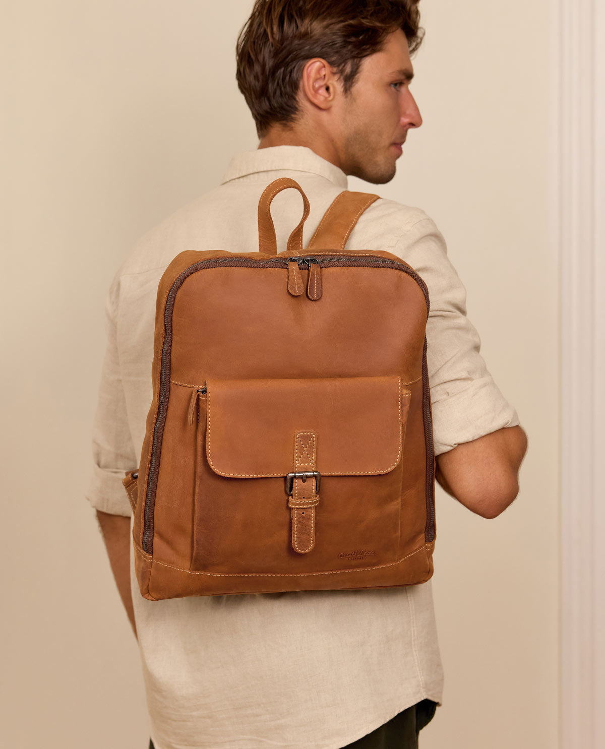 gusti-leder-ove-lederrucksack-aus-b-ffelleder-vintage image 1