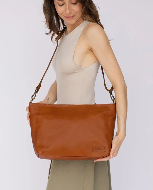 gusti-leder-alara-new-damen-handtasche-braun-mit-airtag-fach image 1