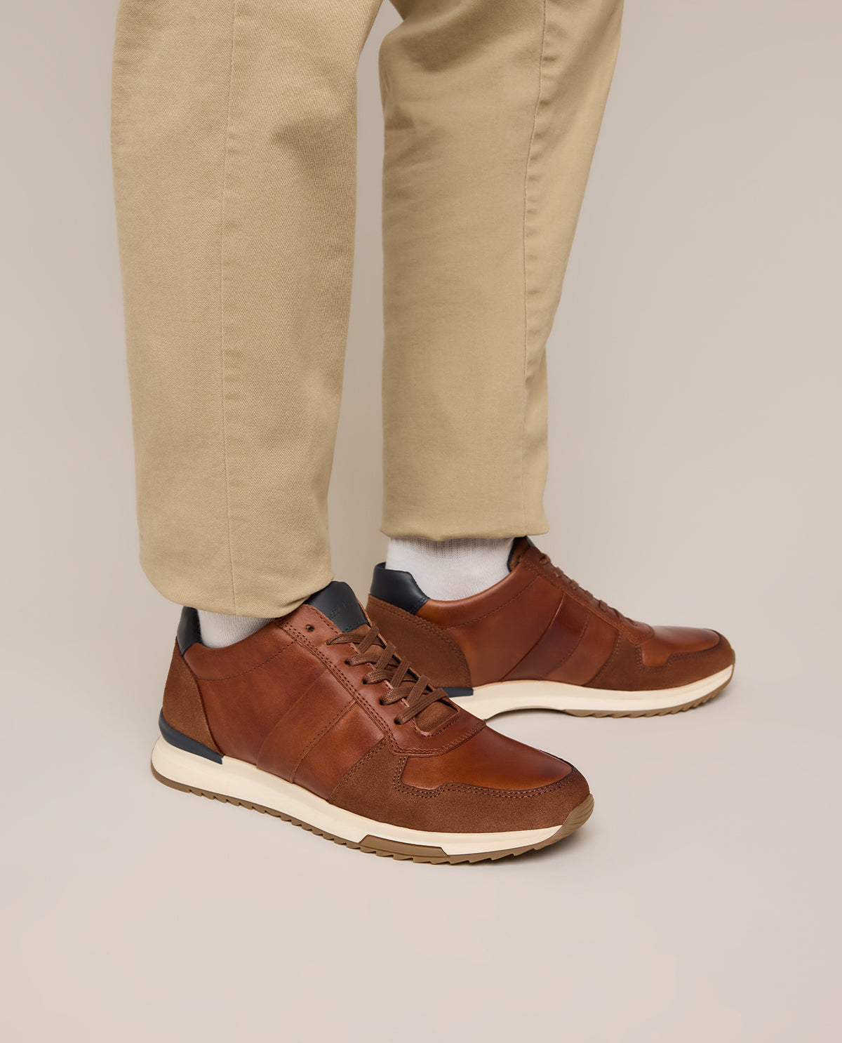 gusti-leder-ennio-lederschuhe-glattleder-wildleder-mit-doppelnaht image 2