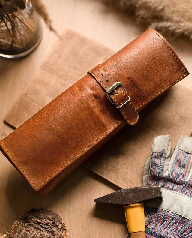 gusti-leder-jace-werkzeug-rolltasche-aus-ziegenleder image 1