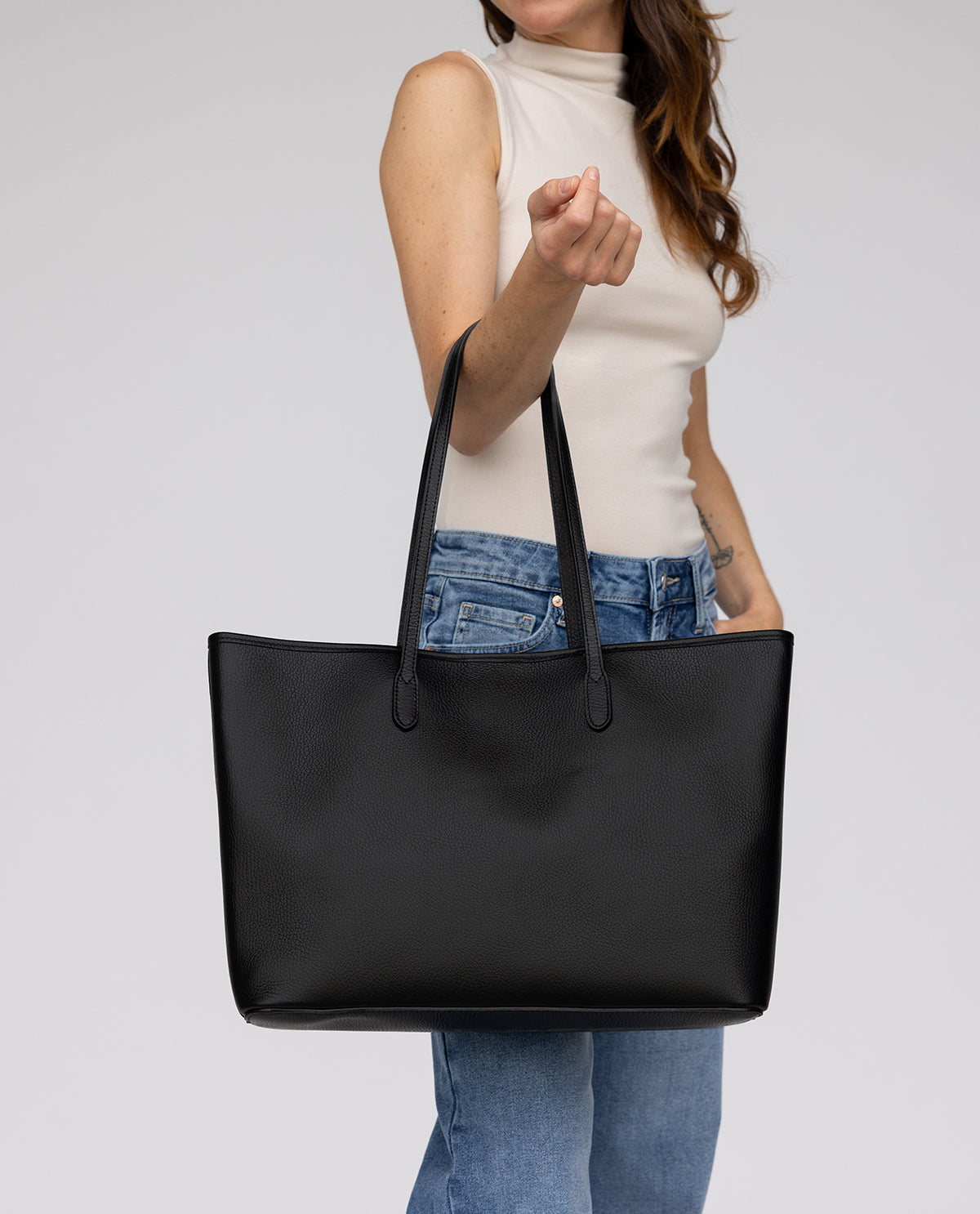 gusti-leder-tilde-gro-e-handtasche-damen-leder-schwarz-made-in-italy image 6