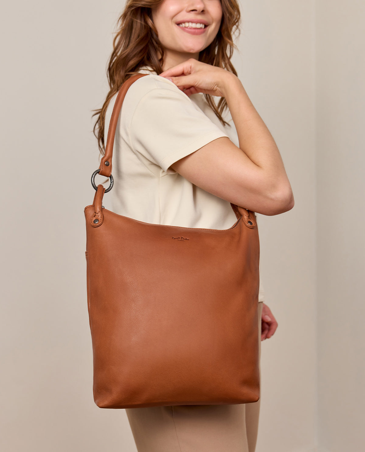 gusti-leder-cathy-shopper-braun-leder-mit-rei-verschluss image 6