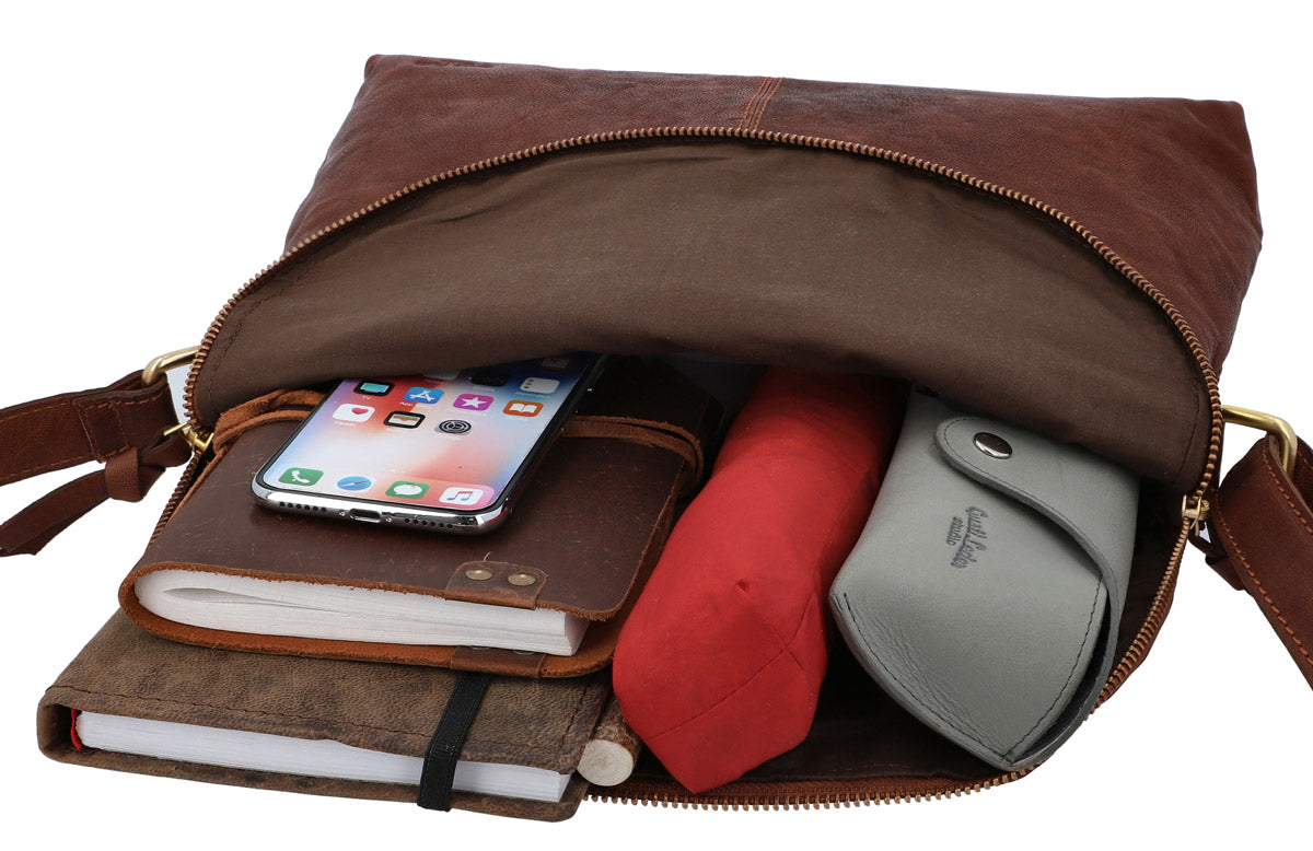 gusti-leder-gardenia-cross-body-handtasche-aus-ziegenleder-in-honigbraun-outlet image 3