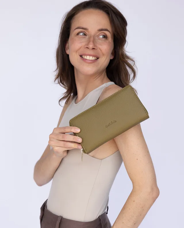 gusti-leder-cara-rfid-geldb-rse-damen-hellgr-n-mit-m-nzfach image 1