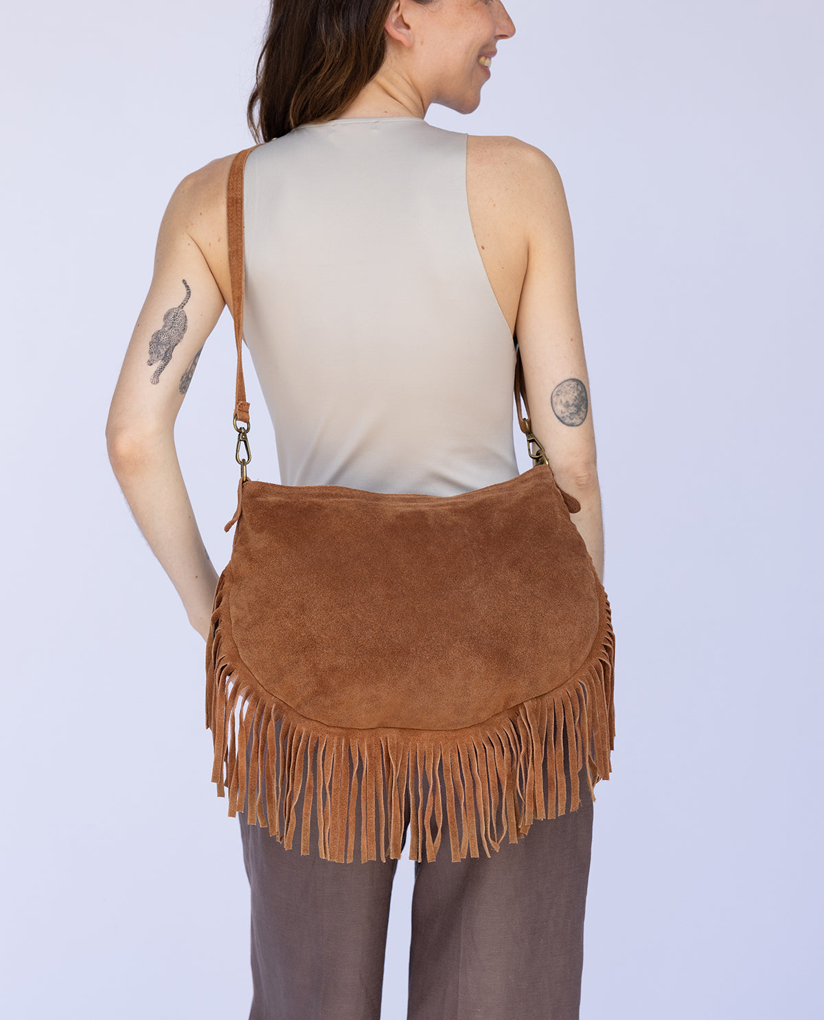 gusti-leder-olga-gro-e-handtasche-damen-braun-leder-mit-fransen image 6