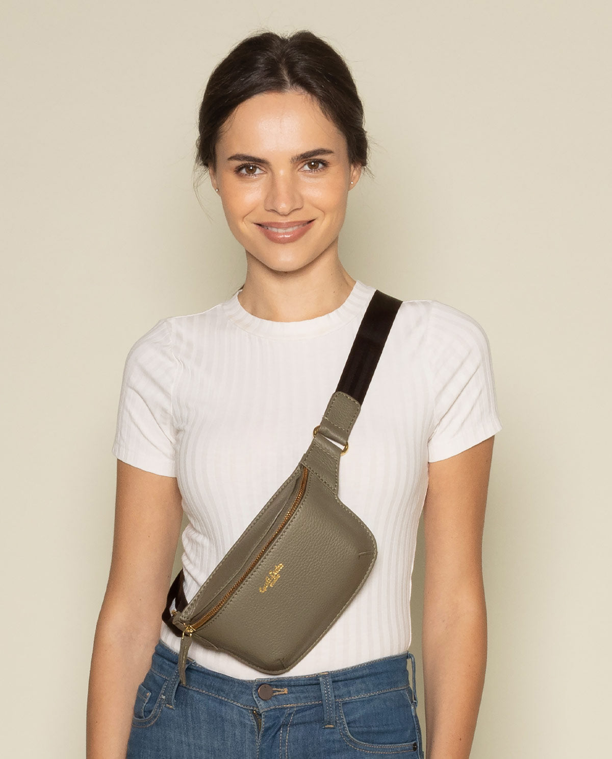 gusti-leder-norell-festival-bauchtasche-ohne-schnalle-eng-anliegend image 1