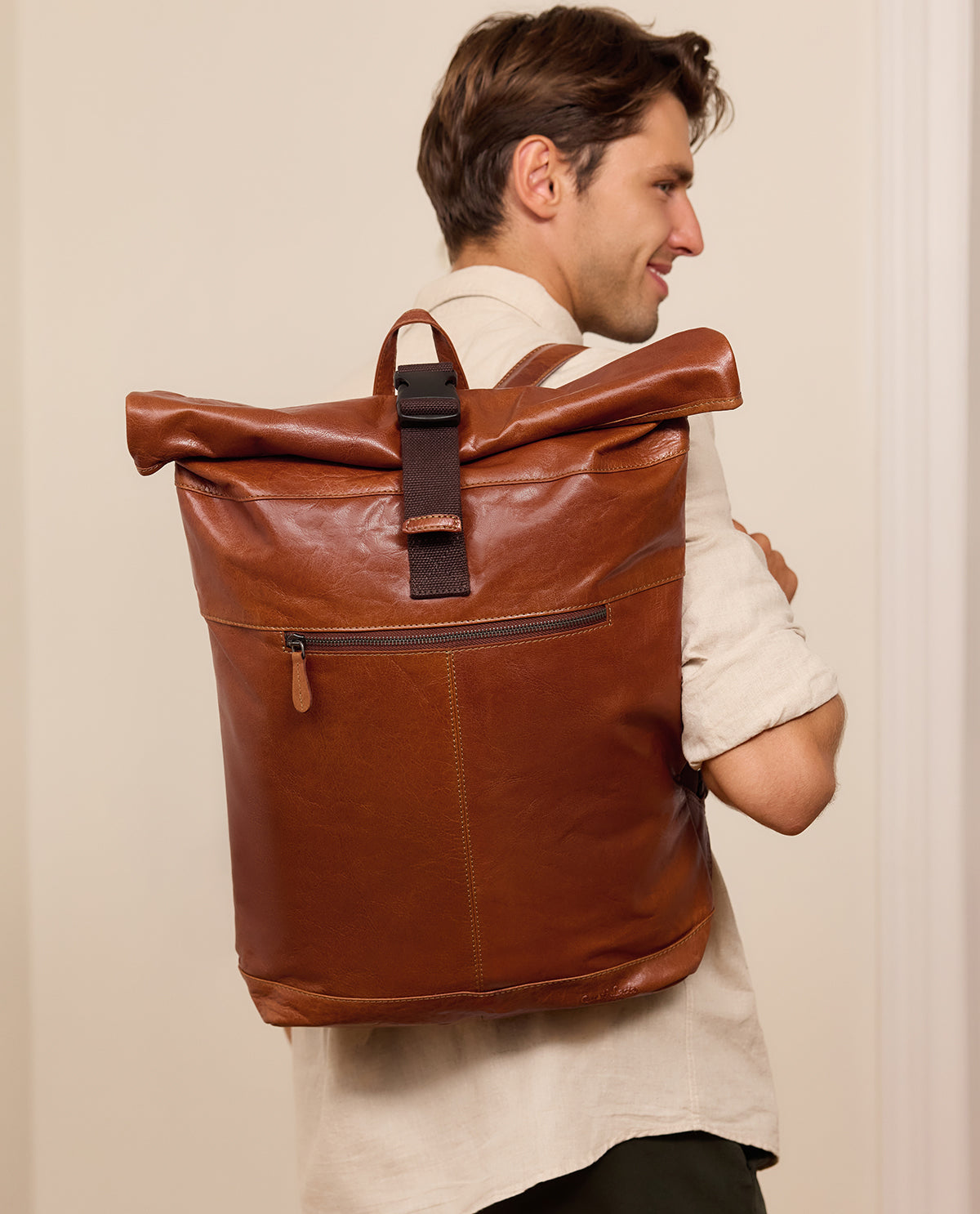 gusti-leder-mattis-rolltop-rucksack-b-ffelleder-braun image 1