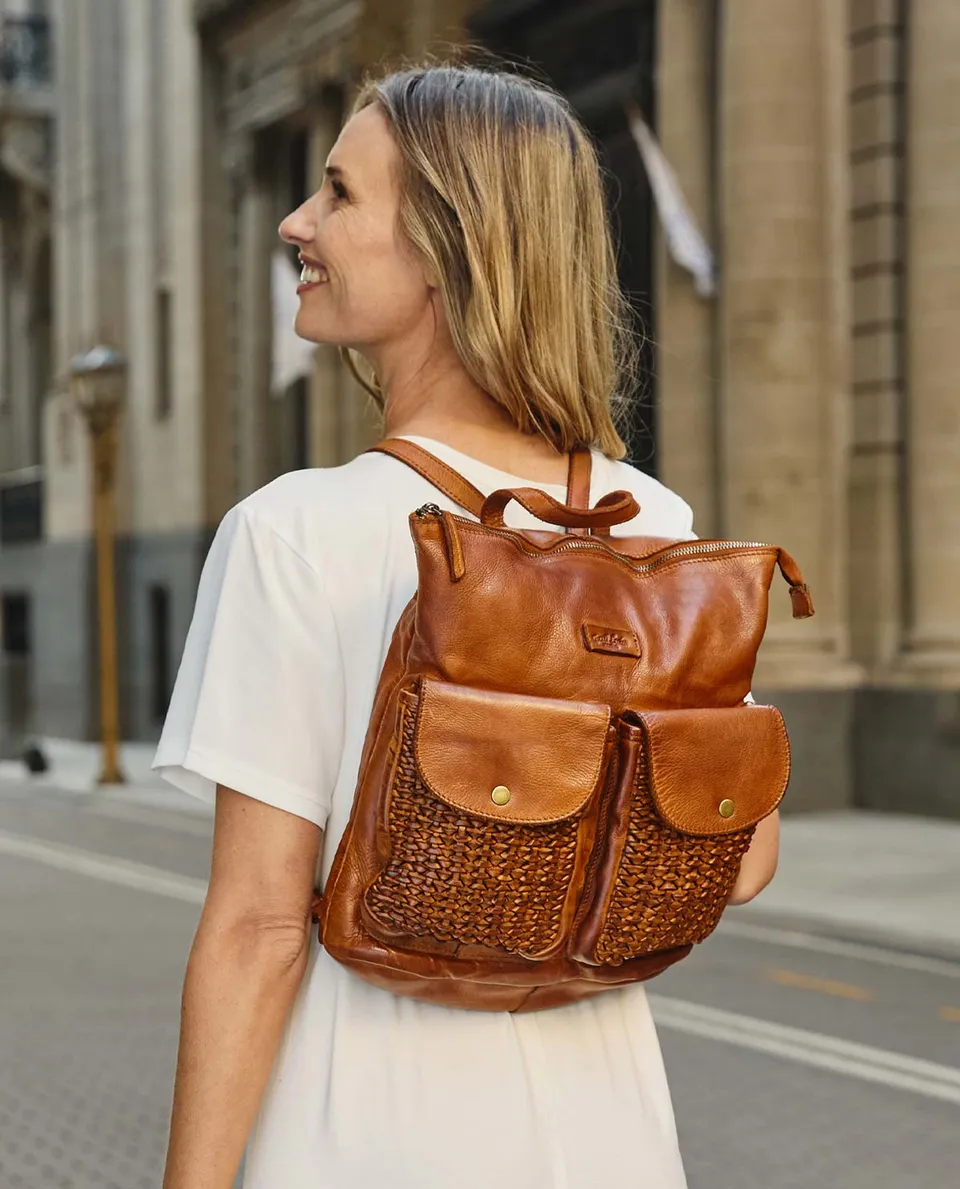 gusti-leder-aileen-rucksack-aus-gewaschenem-leder-vintage-outlet image 1