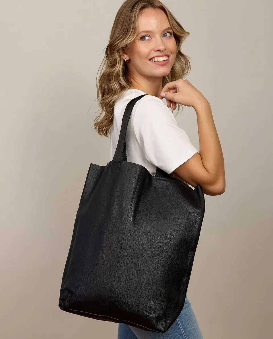 gusti-leder-maja-shopper-umh-ngetasche-rindsleder-outlet image 1