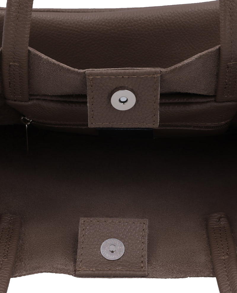 gusti-leder-vilma-handtasche-damen-leder-braun-magnetverschluss image 4