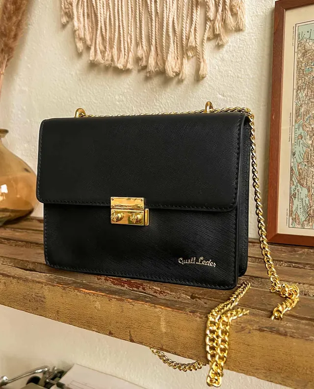 gusti-leder-elina-kleine-schultertasche-damen-aus-schwarzem-leder image 1