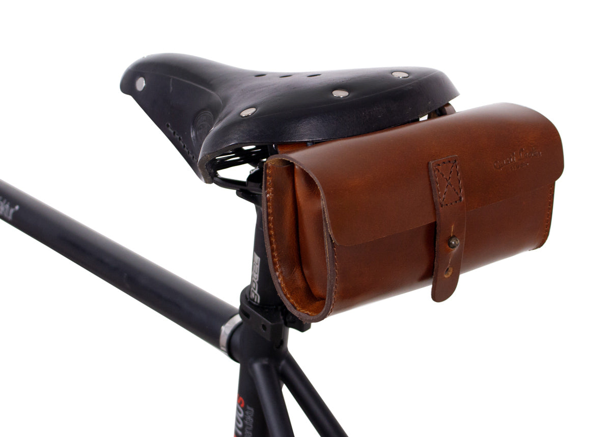 gusti-leder-maarten-d-fahrradsatteltasche-aus-b-ffelleder image 1