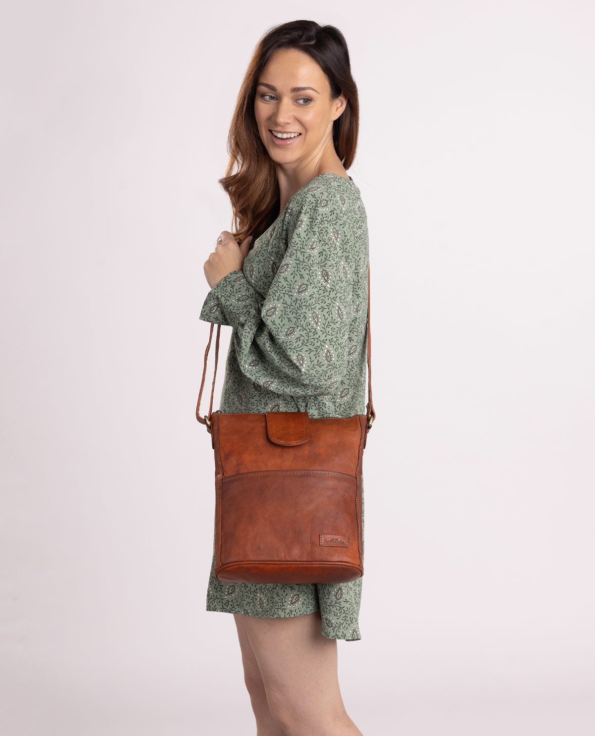 gusti-leder-jacqueline-new-handtasche-leder-nature-unikat image 1