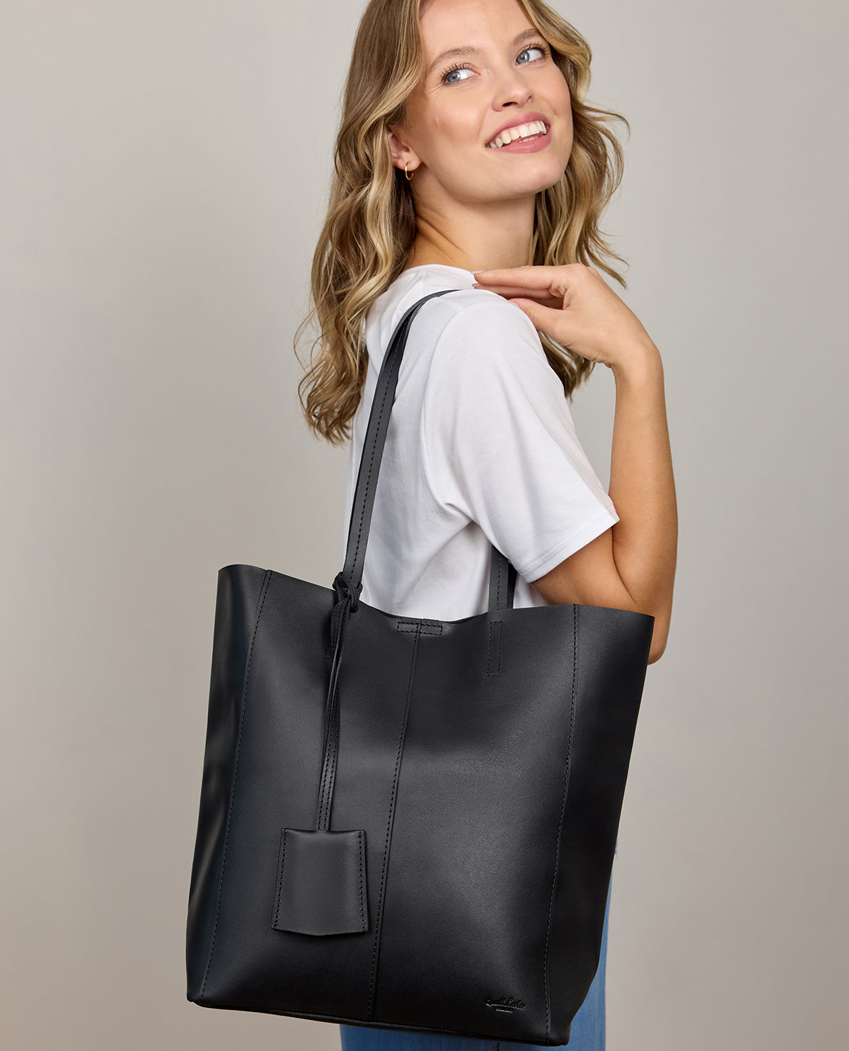 gusti-leder-cassidy-shopper-handtasche-aus-leder image 1