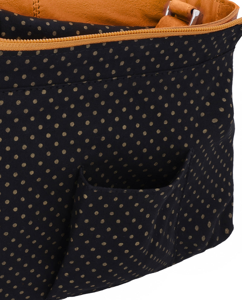 gusti-leder-benja-kleine-leder-handtasche-zum-umh-ngen image 4