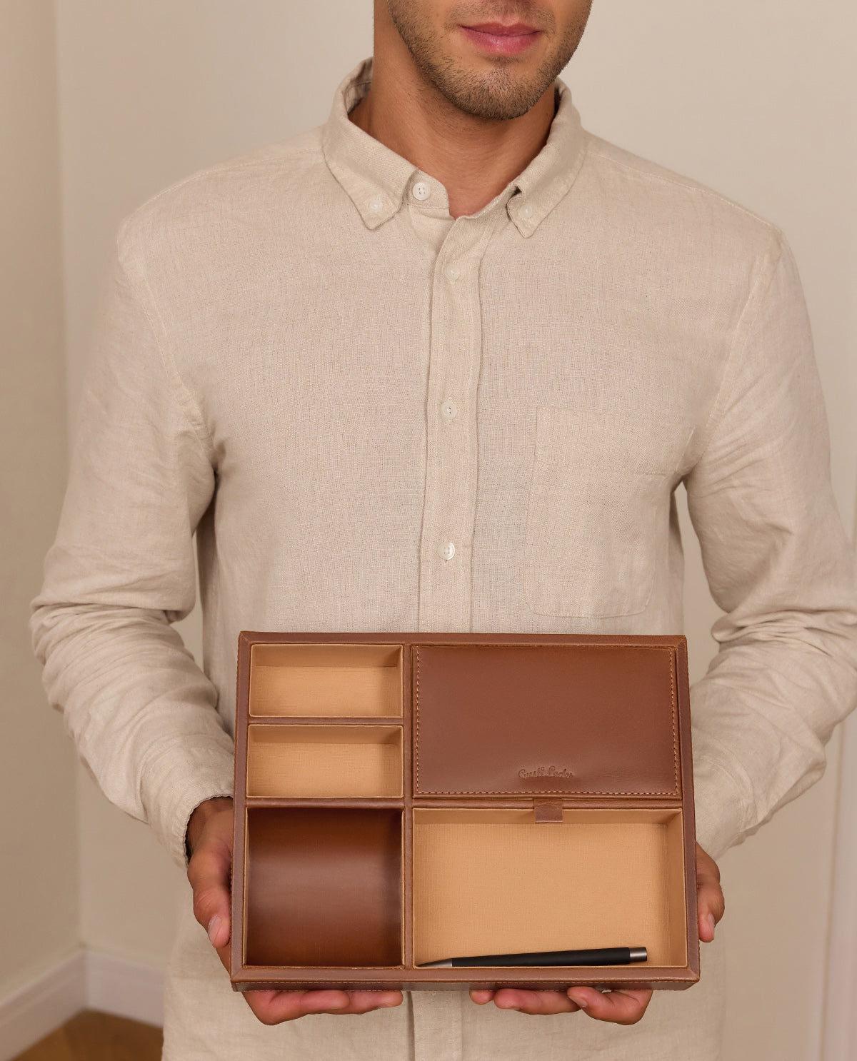 gusti-leder-bianka-schreibtisch-organizer-stiftehalter-aus-glattleder image 1
