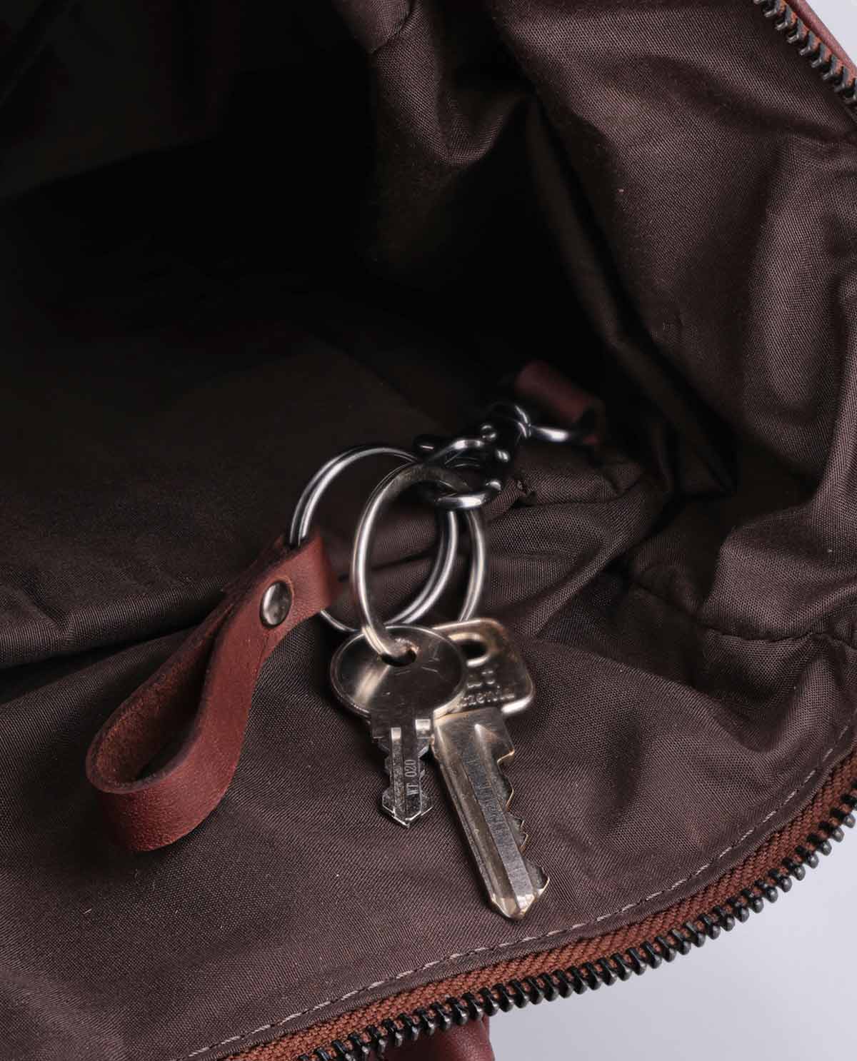 gusti-leder-marty-rucksack-braun-leder-mit-laptopfach image 6