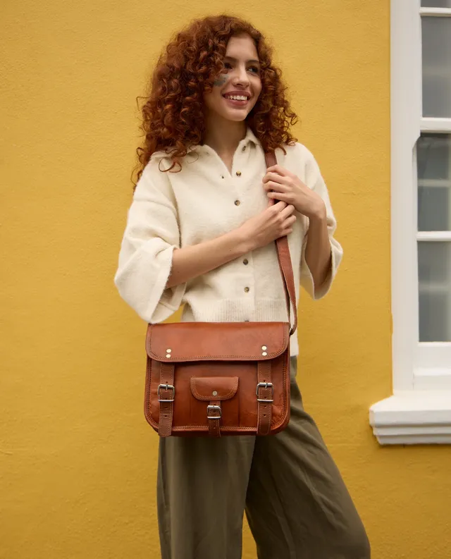 gusti-leder-emilia-10-citytasche-aus-nature-leder image 1