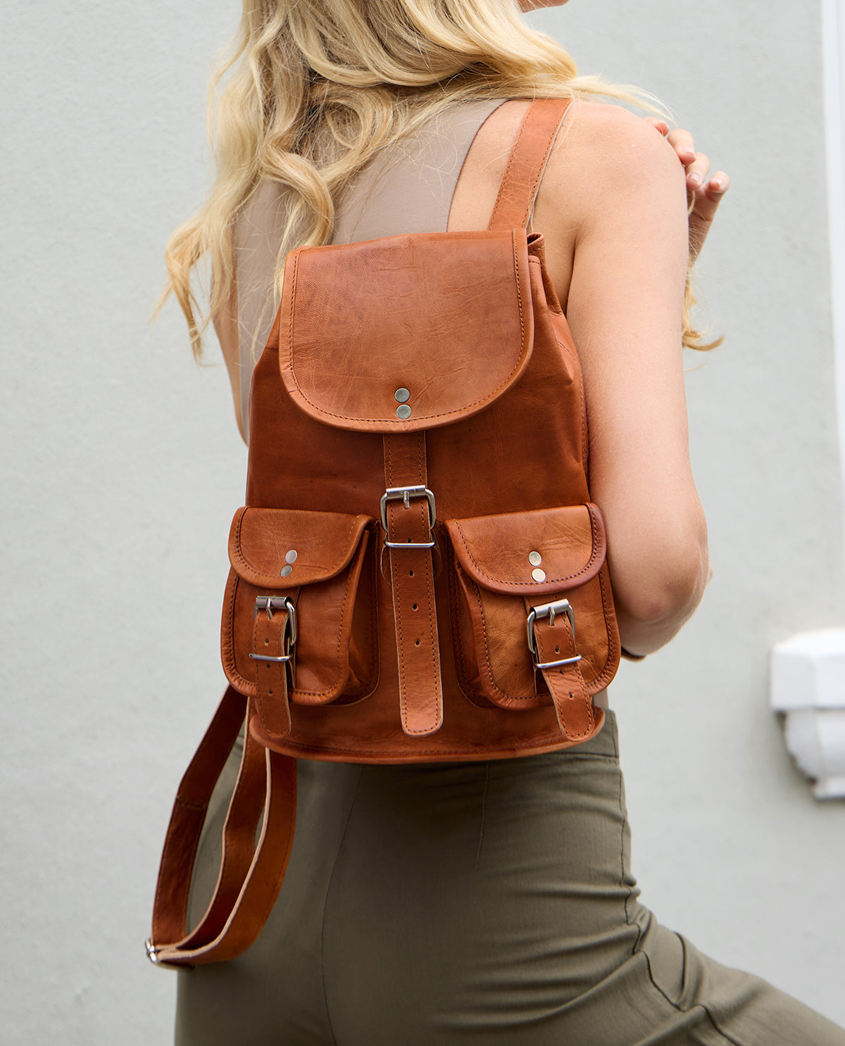 gusti-leder-gary-9-7-zoll-leder-rucksack-aus-ziegenleder image 1