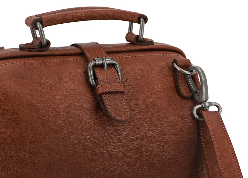 gusti-leder-lillith-handtasche-im-arztkoffer-stil-aus-leder image 2