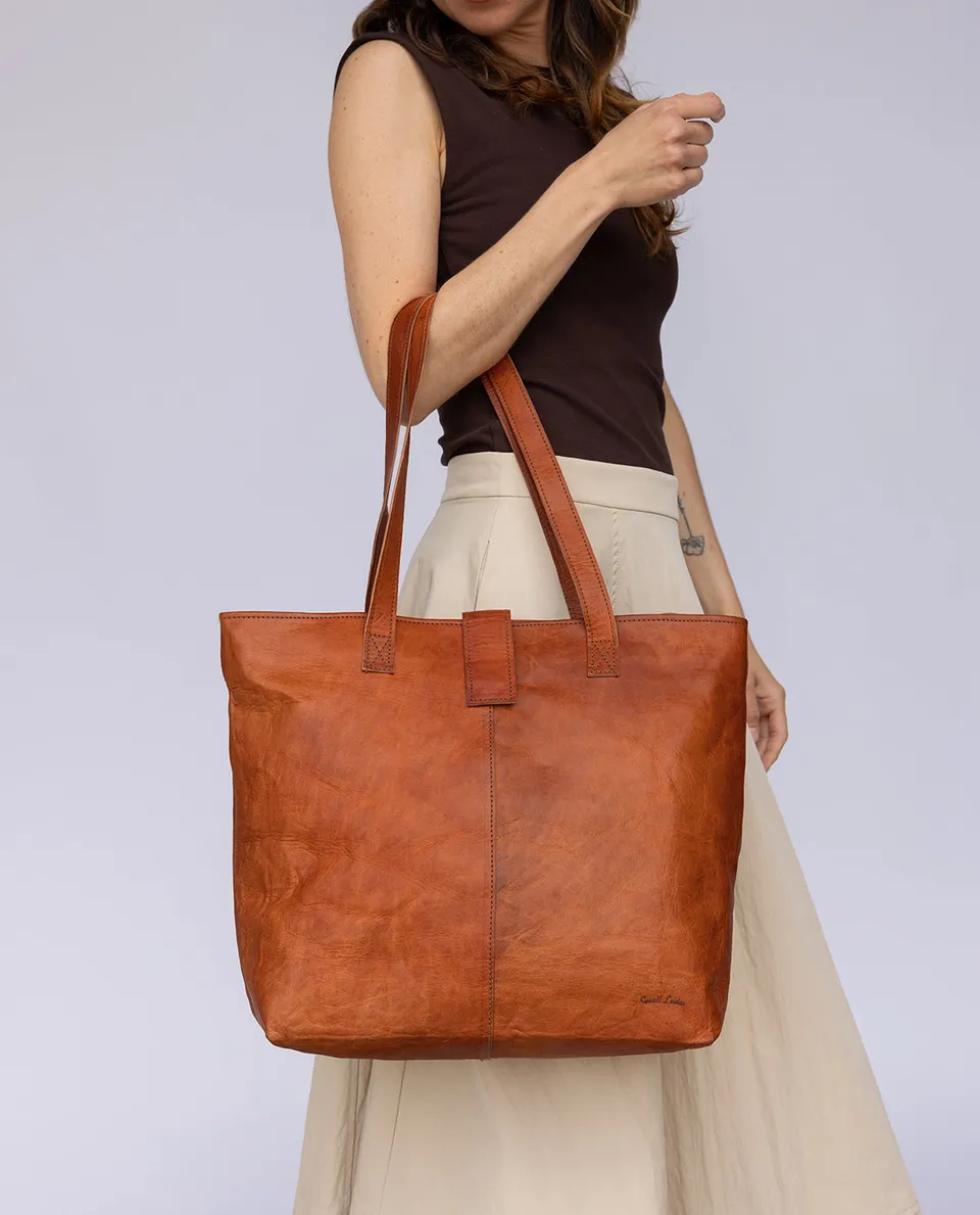 gusti-leder-alexandra-shopper-damen-braun-aus-leder-mit-laptopfach image 1