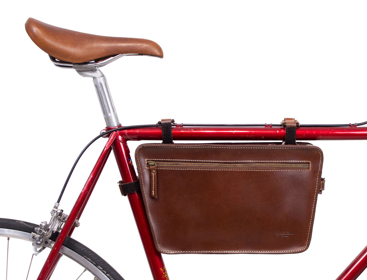 gusti-leder-alois-de-h-fahrrad-rahmentasche-aus-b-ffelleder image 1