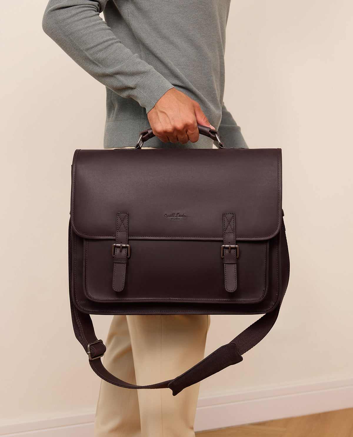 gusti-leder-elmar-aktentasche-aus-leder-umh-ngetasche-used-look-glattleder image 3