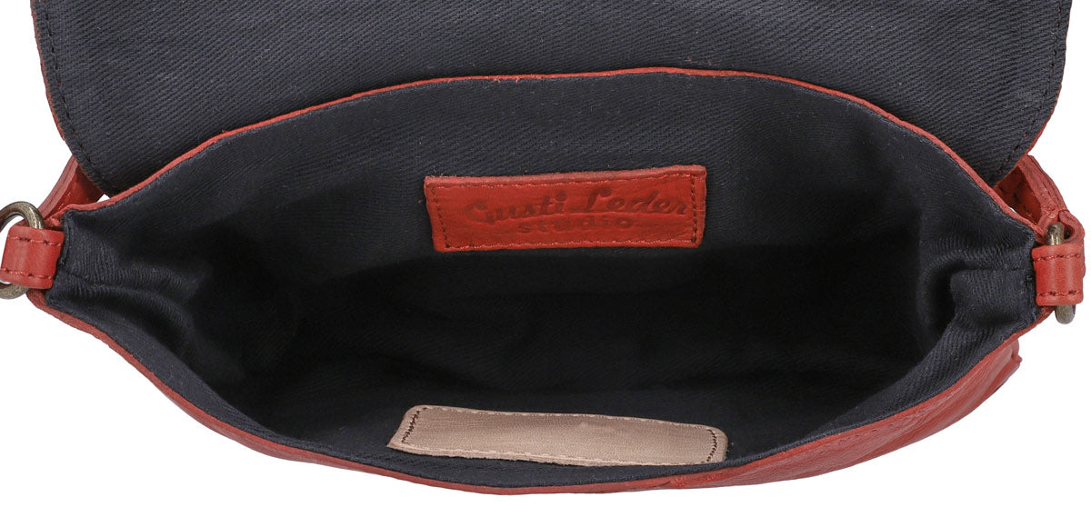 gusti-leder-karisma-umh-ngetasche-outlet-schwarz-echtleder-im-brief-format image 3